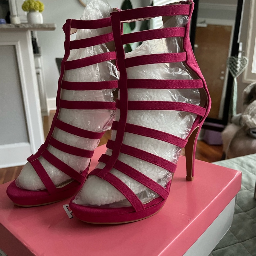 Brand new Allegra K magenta colored heels size 7.5